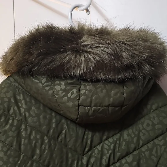 Michael Kors Olive Puffer Jacket with Faux Fur Trim - Picture 7 of 9
